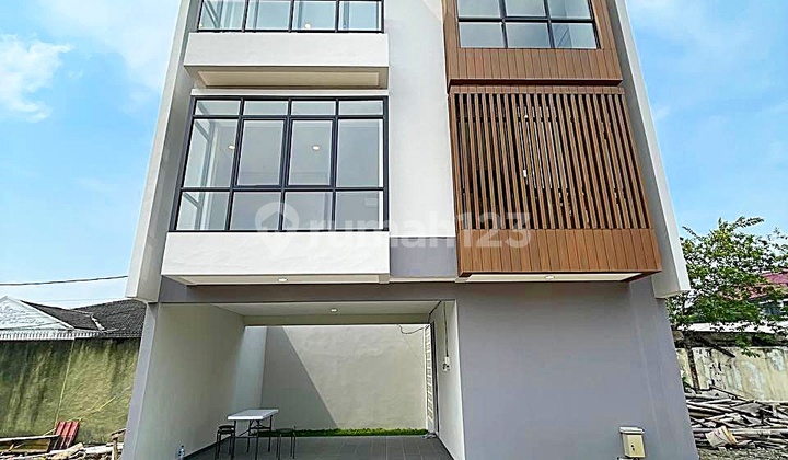 Rare Exclusive Townhouse in Kemang, South Jakarta