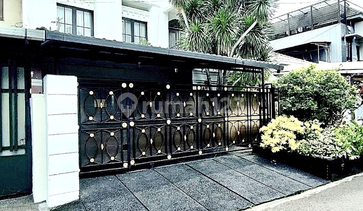 Dijual Cepat Rumah 3 Lantai Semi Furnish Pondok Indah Jakarta Selatan