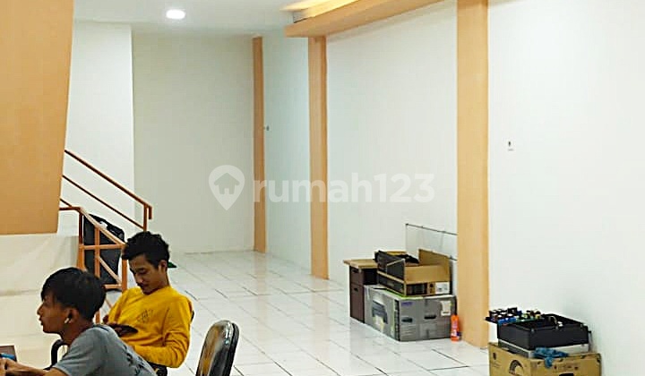 For Sale / Rent 3.5-Story Ready-to-Use Shop House, Pasar Mingguraya, Jakarta