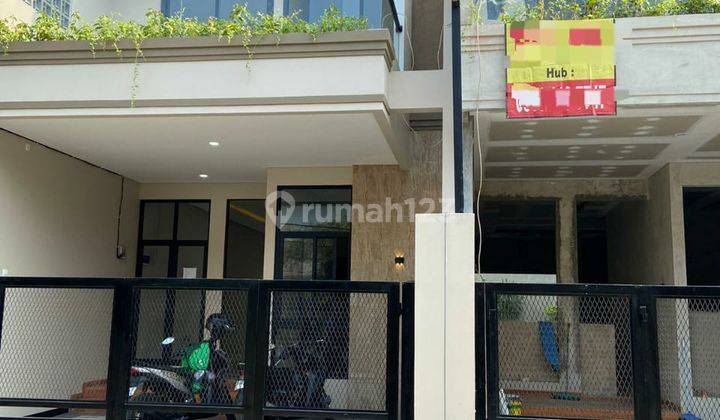 Rumah 2 Lantai SHM Dalam Komplek di Jatiwaringin, Bekasi 1