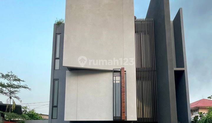 Rumah 3 Lantai Baru Smarthome di Pesanggrahan, Jakarta Selatan 1