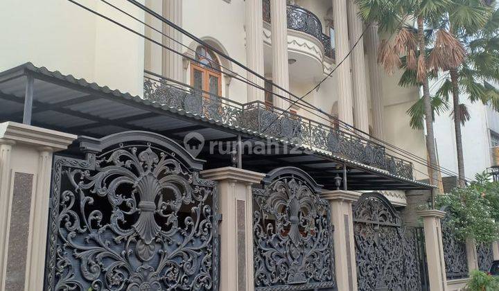 Rumah mewah model klasik di Petojo gambir Jakarta Pusat 4 Lantai 4