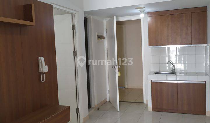 Apik Menarik 2 Br Semi Furnished View Pool The Springlake 2