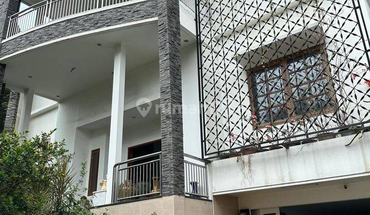 Rumah Mewah 3 Lantai di Taman Kebon Jeruk Intercon Jakarta Barat 2