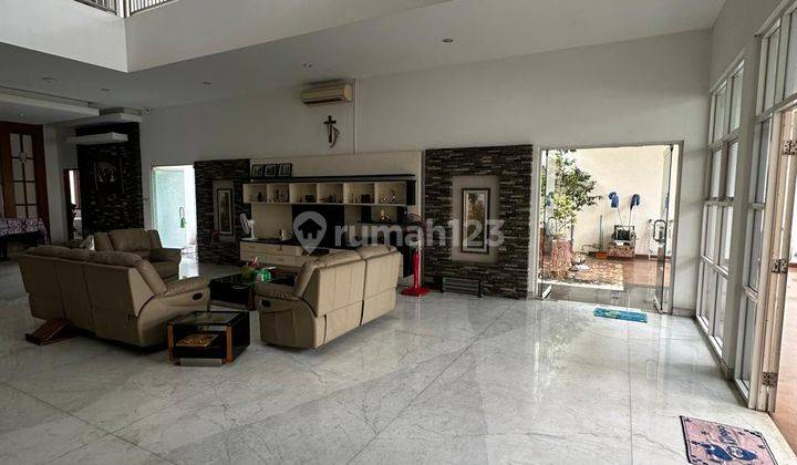 Rumah Mewah 3 Lantai di Taman Kebon Jeruk Intercon Jakarta Barat 1