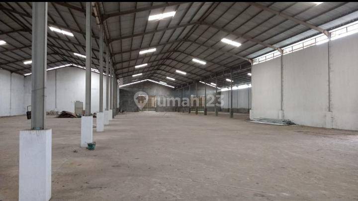 Disewakan Gudang Salembaran Besar Cocok Untuk Produski Butuh Sedikit Perbaikan  1