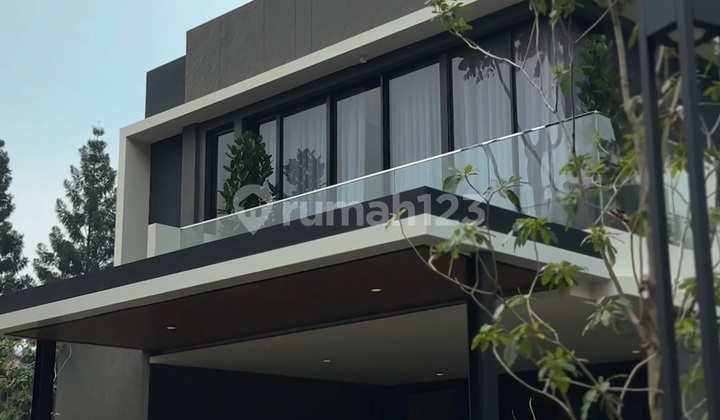 Rumah Modern Elegan 2lantai Strategis Di Lippo Karawaci.