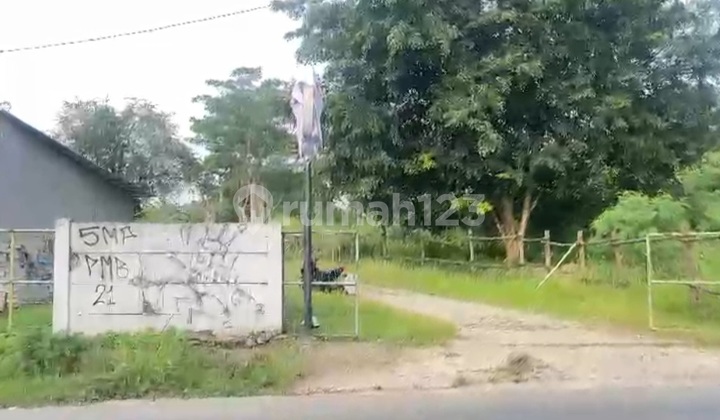 Strategic Land by the Highway in Tangerang. Strategic Land by the Highway in Tangerang.