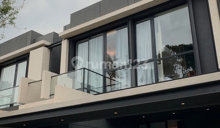 Rumah Mewah Fasad Modern 2lantai Bagus Di Lippo Karawaci Tangerang.