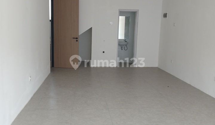 Nice 3-Story Shop House Affordable Price Ready to Occupy in Tangerang. Nice 3-Story Shop House Affordable Price Ready to Occupy in Tangerang.