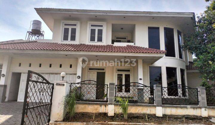 Rumah di Bukit Darmo Golf 2 Lantai jual cepat  1