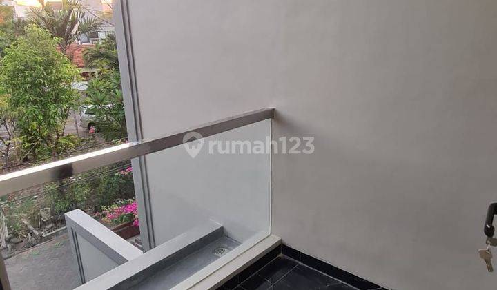 Rumah 2 Lantai Taman Mulyosari Mewah Dan Bagus 2