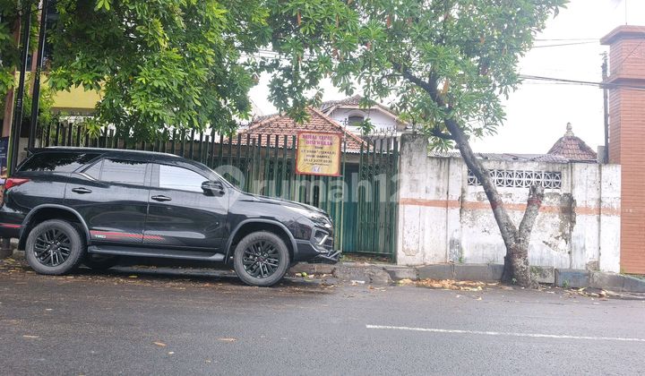 Rumah Usaha Raya Cokroaminoto Kota Mojokerto Hadap Jalan Raya