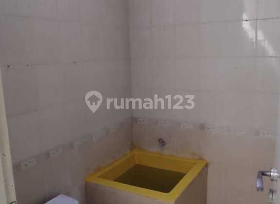 For Lease Strategic Shop House Near UPN Toll and Juanda Airport 2