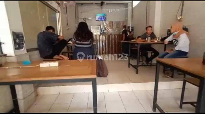 Ruang Usaha Kutisari Dikontrakan Strategis Pinggir Jalan Raya  1