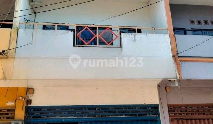 For Lease: 2-Storey Shophouse Facing Main Road on Gajah Mada