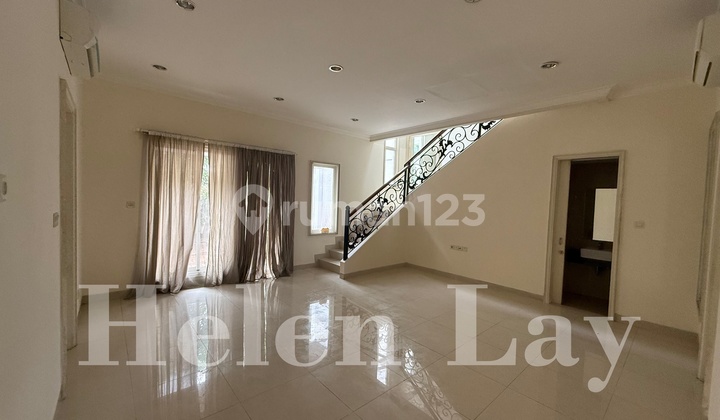 Dijual Rumah Daerah Serpong 4Br 2