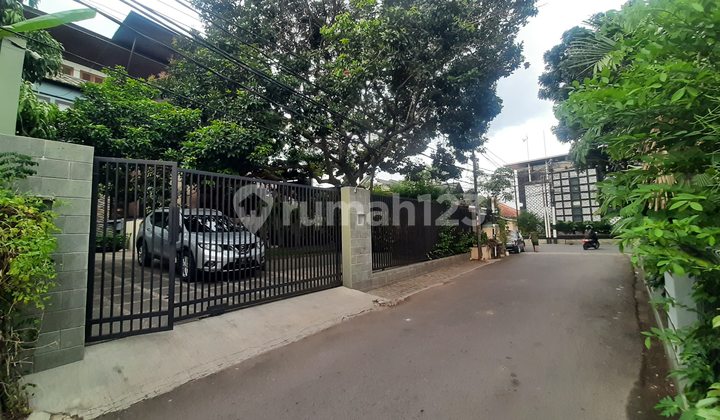 Rumah Luas Siap Huni Hoek 3 Lantai Dekat Cilandak Dan Akses Toll  2