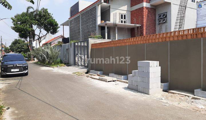 Rumah Baru Dalam Cluster 3 Lantai Dekat Duren Tiga Dan Pancoran 2