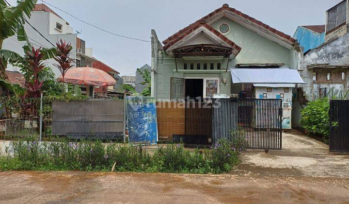 Rumah Luas Di Grand Depok City Posisi Hoek Depan Taman 1