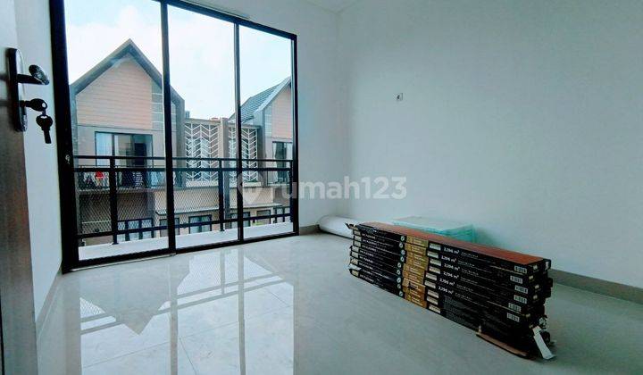 Rumah Syariah Strategis, 4 Menit ke The Park Sawangan Depok 2
