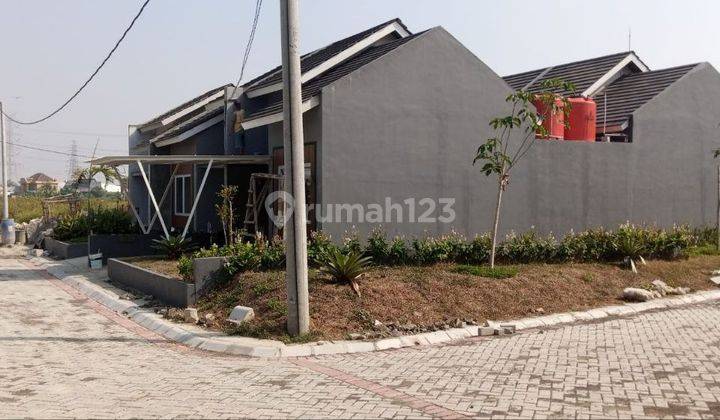 Rumah Syariah Strategis Hanya 8 Menit Ke Summarecon Mall Bekasi.  2