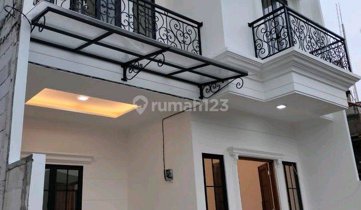 Rumah 2 Lantai Dan Mewah Dekat Stasiun Comuter Lenteng Agung 1