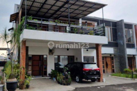 Rumah mewah modern di Jagakarsa Rumah 1