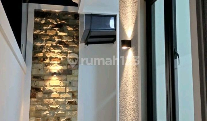 Asri 1-Story House In Kebagusan With A Rooftop Asri 1-Story House In Kebagusan With A Rooftop