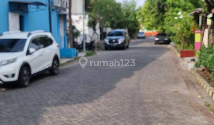 Kantor dan Gudang Ikan Lumba-Lumba Perak Strategis dua akses Tol 2