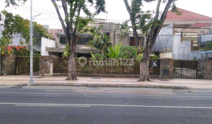 Rumah Pusat Kota Jalan Utama Dekat Tunjungan Plaza 1