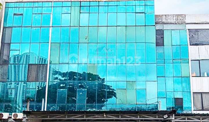 For Rent or Quick Sale 3 Side-by-side Shophouses (Mini Building) on Ringroad Daan Mogot, Semanan Raya, West Jakarta.