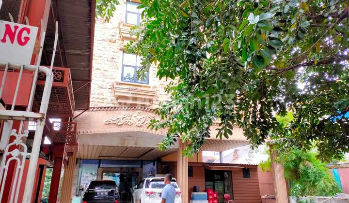 For Rent or Quick Sale Mini Building on Raya Daan Mogot, Cengkareng, West Jakarta. For Rent or Quick Sale Mini Building on Raya Daan Mogot, Cengkareng, West Jakarta.