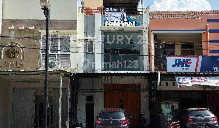 Bangunan Untuk Usaha Di Pinggir Jalan Raya 1