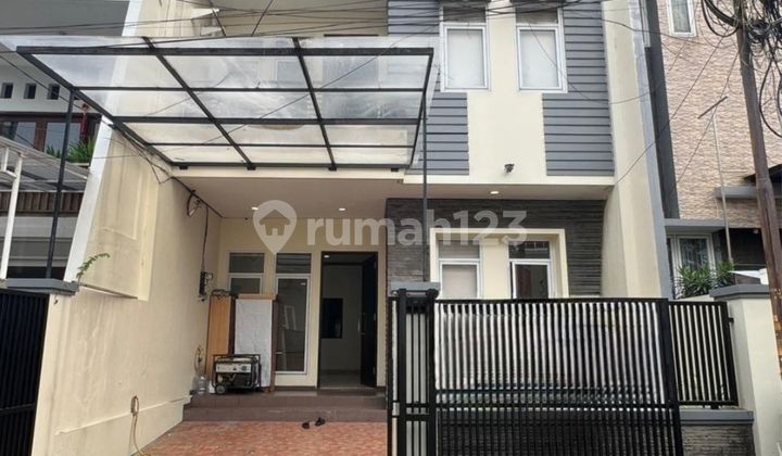 For Sale Beautiful and Well-Maintained Queen's Garden House For Sale Beautiful and Well-Maintained Queen's Garden House