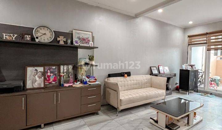 Rumah 2 Lantai di Intercon Blok U, Jakarta Barat 7