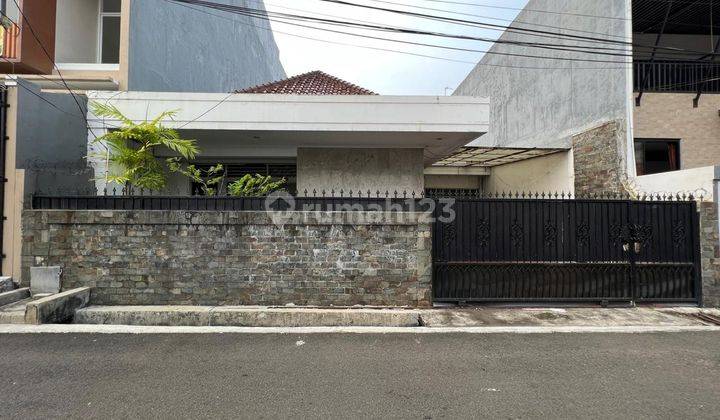 Rumah di Jl Turi Tomang Siap Huni, Jakarta Barat 1