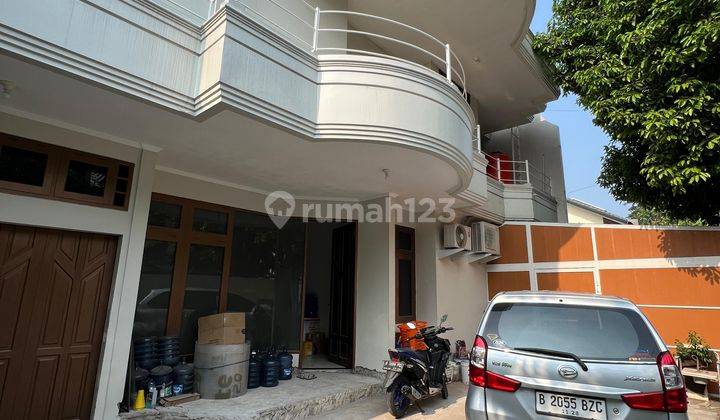 Rumah di Jln Tomang Asli Ada S. Pool, Jakarta Barat 2