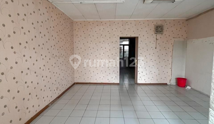 For Sale: Interconnected Shophouses in a Strategic Location 2