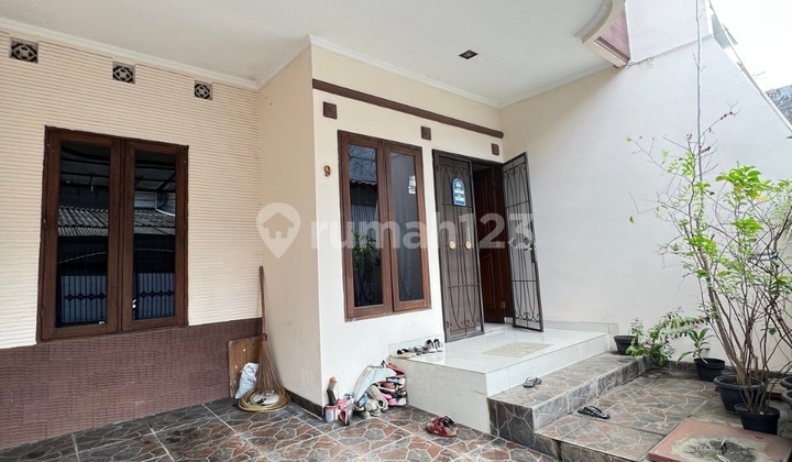 For Sale House on Jl. Jeruk Manis, Duri Kepa 2