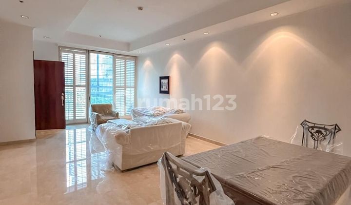 ruang tamu apartment sudirman residence penthouse alamade