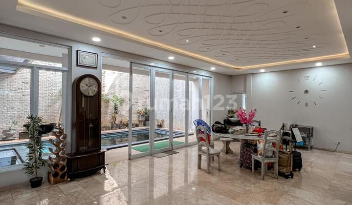 Disewa Rumah Jl. Karmel Iii Ada S. Pool Kebon Jeruk 2