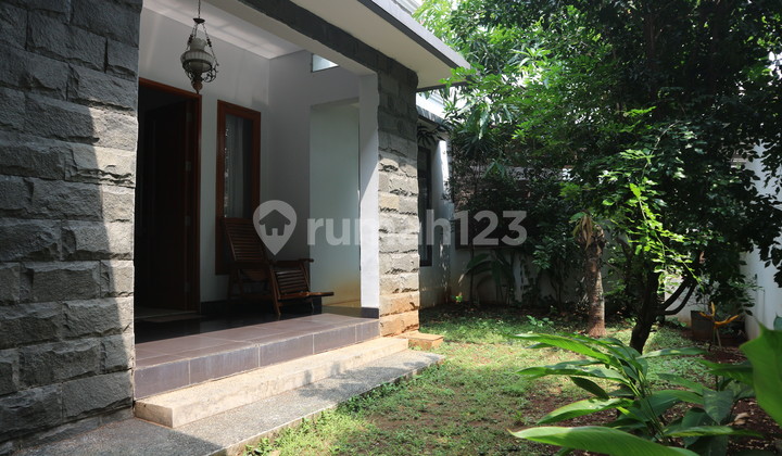 Dijual Rumah Cantik Lokasi Strategis di Radio Dalam 2