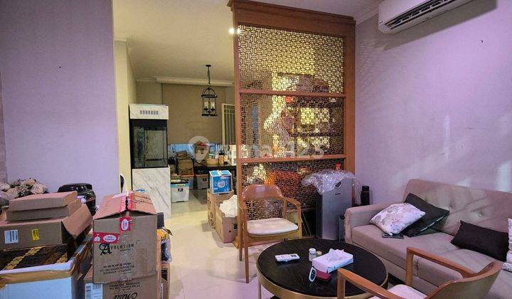 Jual Rumah Kota Wisata 2lt Bagus Furnish 1