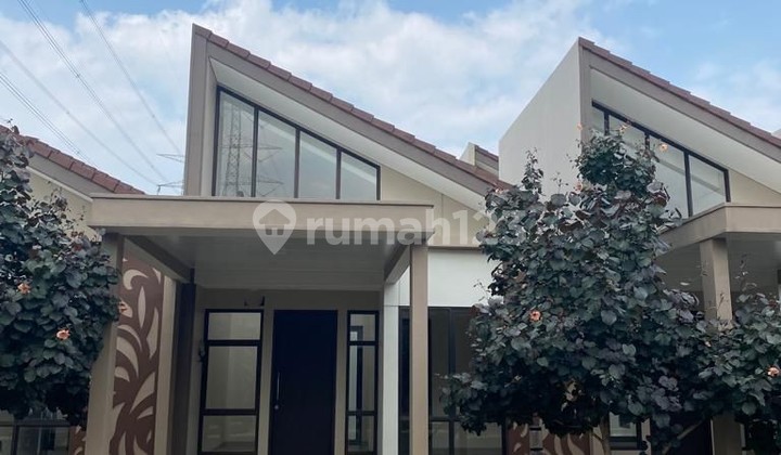 For Quick Sale: Ready-to-Occupy Podomoro Golf View House in Cimanggis