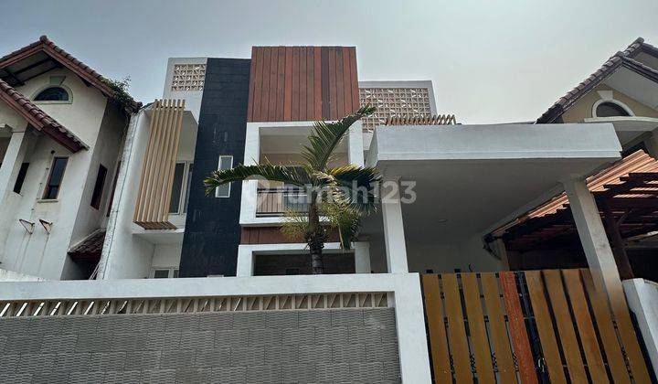 Rumah di Raffles hills 2 Lantai Bagus SHM 1