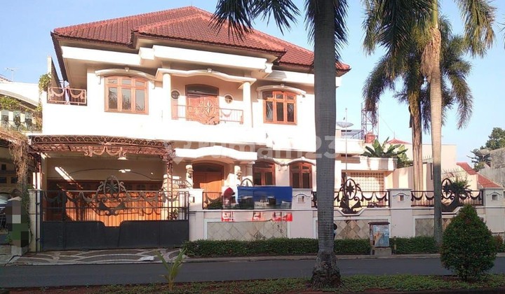 Lh. Dijual rumah mewah 2 lt di Boulevard Raffles Hill Lh. Dijual rumah mewah 2 lt di Boulevard Raffles Hill