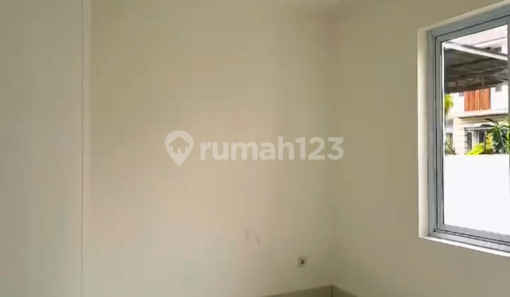 For Sale: Good House in Kota Wisata, Ready to Occupy, Quick Sale 2