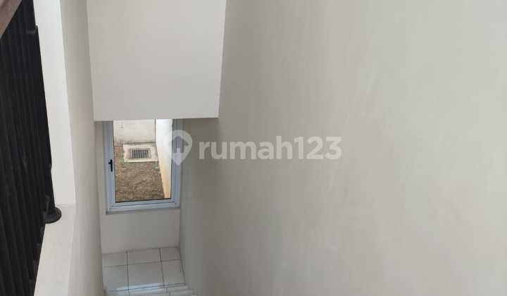 Fast Sale St.00 New Cluster House in Kota Wisata, Nice and Ready to Occupy 2