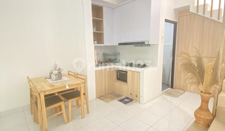 lh. Dijual Cepat Rumah Legenda WIsata Siap huni 2 lantai rapih lh. Dijual Cepat Rumah Legenda WIsata Siap huni 2 lantai rapih